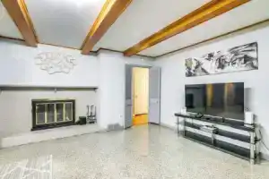 Walk to Graceland: Spacious Home! Apartments, Memphis