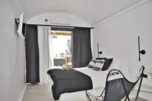 King's Suites, Kamari