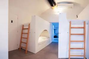 Central Hostel, Oia