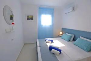 Xenos Villa 6 With a Private Pool Near the sea, Tigaki