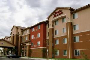 La Quinta Inn & Suites by Wyndham Bakersfield North, Bakersfield