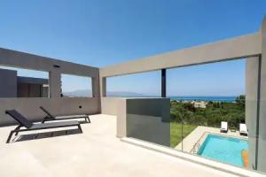 Sea View 4 Bedroom Villa With a Heated Pool, Maleme