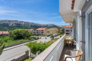 Villa Diana, Baska