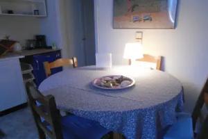 Holiday Apartment With sea View and Mountains View, Marathokampos