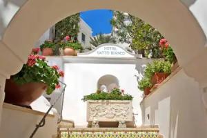 Albergo Gatto Bianco, Capri Village