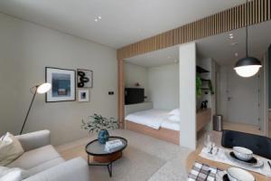 Chic Business Bay Studio Burj View Balcony, Dubai