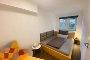 Fewo Heinrichser Markt - 2 Schlafzimmer mit Sauna und Terrasse Hotel, Suhl