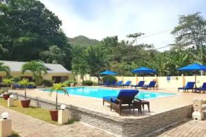 Britannia Hotel, Grand Anse