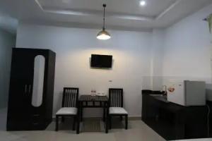 New Season Riverside Hotel, Phnom Penh
