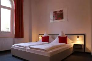 Hotel zwischen den Seen, Waren