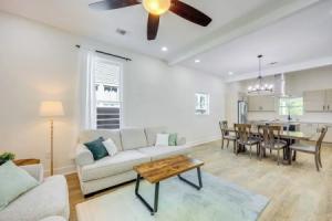 1 Mi to Dtwn: Sleek Bungalow w/ Yard! Cottage, San Antonio