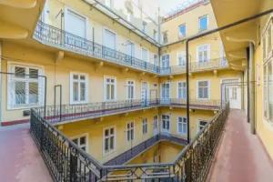 Music Academy Bedroom Suite Café Vian Apartman Kft, Budapest