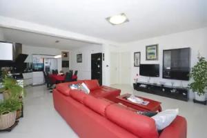 Beautiful Home in Podgora With Jacuzzi, Wifi and 6 Bedrooms, Drasnice