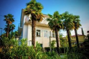 Cosy Apartment in With Barbecue, Malinska