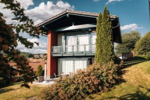 Haus Samoa With Private Terrace, Views Cottage, Viechtach