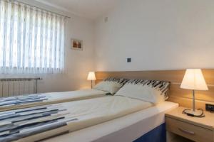 Apartments and Room Robert, Korenica