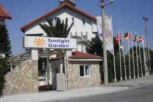 Sunlight Garden Hotel, Side