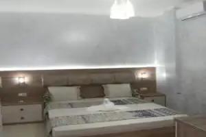 Hotel Ergo, Makhinjauri