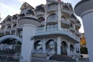 Hotel Eklips, Tirana