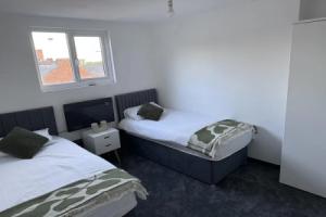 City Apartment Sleeps 5 With Parking, Manchester