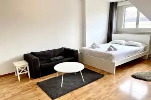 Yooneet Boutique Studio 2' Train Station, Geneva