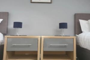 4 Bedroom Home - Sleeps 7, Pet Friendly & Parking, Manchester