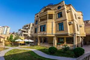 Star Hotel, Baku