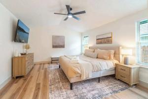 Modern Western Retreat Pet Friendly 4 Bed 2 Bath Tourist base, Reno