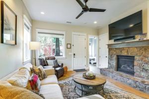 Hot Tub + Fire Pit: Modern Home Tourist base, Flagstaff