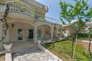 Apartments Luca, Tice