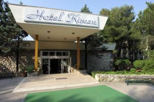 Hotel Kimen, Cerzo