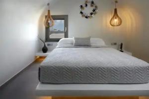 Aecon Suites, Pirgos