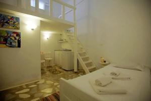 Voula'S Economy Studios, Agios Ioannis