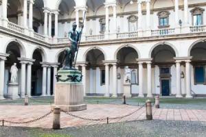 Hostel 3, Milan