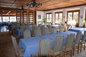Rose Wenzer Hotel, Fie