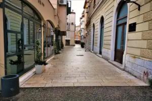 Prokonzul 2BR apartment in old town, Zadar