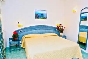 Punta Chiarito Resort, Ischia Town