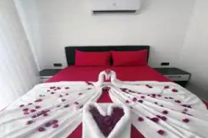 Mila Apart, Sarigerme