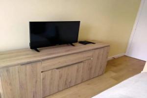chez Myla chambre avec tv écran plat et salle de bain privative Hotel, Bourges