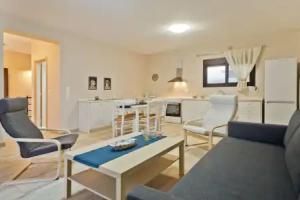 Petra Villas-Ostria Villa, Karpathos Town