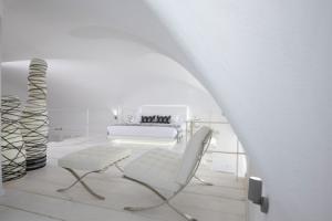 Cloud 9 Hotel, Fira