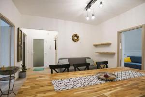 Koffer Apartman, Eger