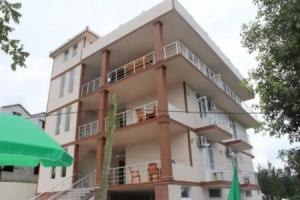 Enjoy Now Hotel, Makhinjauri