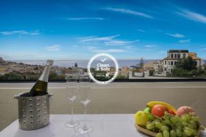 Funchal Window by Madeira Sun Travel Hotel, Funchal