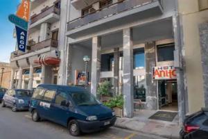 Anita Hotel, Piraeus