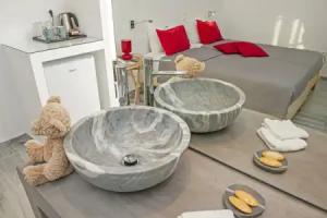 Margarita Studios Ambelas, Paros Island