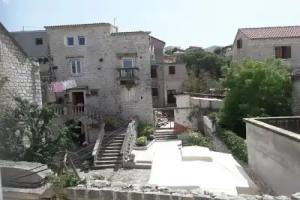 Vitris - 50 m From sea - A1 Hotel, Trogir
