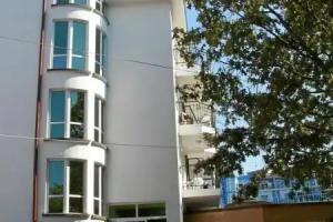 Hotel Lotos, Kiten