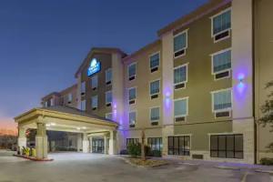 Days Inn & Suites by Wyndham San Antonio Near Frost Bank Ctr, San Antonio