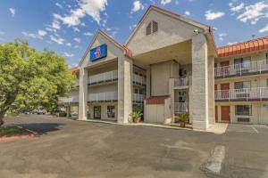 Studio 6, CA - Extended Stay, Fresno